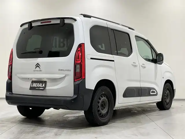 シトロエン ベルランゴ フィール 熊本県 2022(令4)年 3.2万km ブランバンキーズ 純正ディスプレイオーディオ（AppleCarPlay、Bluetooth）/サイドカメラ/バックカメラ/クルーズコントロール/ETC/衝突軽減B/インテリジェントハイビーム/コーナーセンサー/ドライブレコーダー