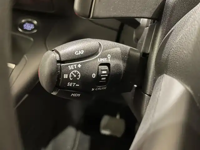 シトロエン ベルランゴ フィール 熊本県 2022(令4)年 3.2万km ブランバンキーズ 純正ディスプレイオーディオ（AppleCarPlay、Bluetooth）/サイドカメラ/バックカメラ/クルーズコントロール/ETC/衝突軽減B/インテリジェントハイビーム/コーナーセンサー/ドライブレコーダー