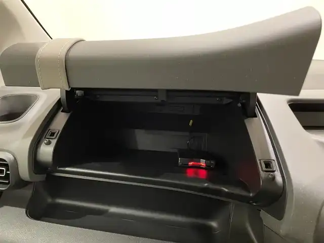 シトロエン ベルランゴ フィール 熊本県 2022(令4)年 3.2万km ブランバンキーズ 純正ディスプレイオーディオ（AppleCarPlay、Bluetooth）/サイドカメラ/バックカメラ/クルーズコントロール/ETC/衝突軽減B/インテリジェントハイビーム/コーナーセンサー/ドライブレコーダー