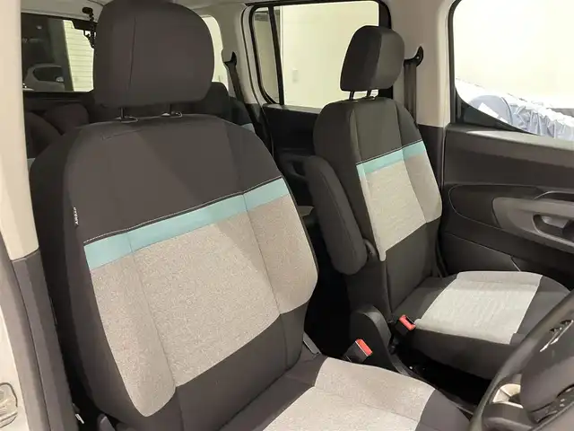 シトロエン ベルランゴ フィール 熊本県 2022(令4)年 3.2万km ブランバンキーズ 純正ディスプレイオーディオ（AppleCarPlay、Bluetooth）/サイドカメラ/バックカメラ/クルーズコントロール/ETC/衝突軽減B/インテリジェントハイビーム/コーナーセンサー/ドライブレコーダー