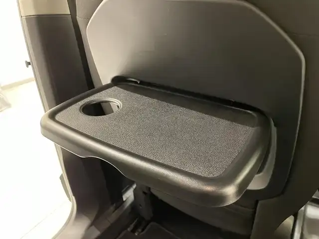 シトロエン ベルランゴ フィール 熊本県 2022(令4)年 3.2万km ブランバンキーズ 純正ディスプレイオーディオ（AppleCarPlay、Bluetooth）/サイドカメラ/バックカメラ/クルーズコントロール/ETC/衝突軽減B/インテリジェントハイビーム/コーナーセンサー/ドライブレコーダー