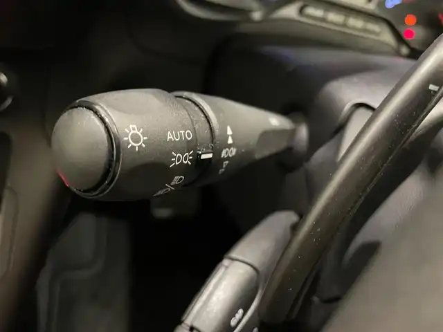 シトロエン ベルランゴ フィール 熊本県 2022(令4)年 3.2万km ブランバンキーズ 純正ディスプレイオーディオ（AppleCarPlay、Bluetooth）/サイドカメラ/バックカメラ/クルーズコントロール/ETC/衝突軽減B/インテリジェントハイビーム/コーナーセンサー/ドライブレコーダー