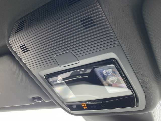 アウディ Ｑ４ ｅ－トロン SB 40e－トロン Sライン 新潟県 2022(令4)年 1.8万km アイスシルバーメタリック ワンオーナー/純正メモリナビ/〈BT／AM／FM〉/全方位カメラ/電動リアゲート/レザーシート/シートメモリー/シートヒーター/ヘッドアップディスプレイ/アダプティブドライブアシスト/パドルシフト/充電ケーブル積載/オートマチックハイビーム/マトリクスLEDライト/チャイルドロック/ETC2.0/リアアームレスト/USB端子入力/スペアキー/保証書/取り扱い説明書