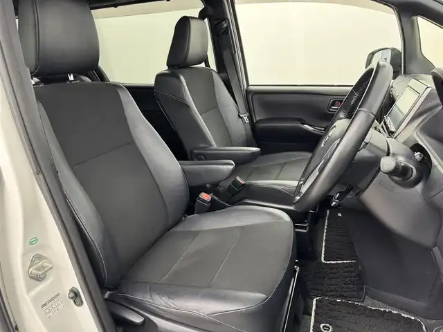トヨタ ノア Si ダブルバイビー 福岡県 2018(平30)年 7.5万km ホワイトパールクリスタルシャイン ワンオーナー　/純正９型ナビ（フルセグＴＶ）　/バックカメラ　/ビルトインＥＴＣ　/クルーズコントロール　/衝突軽減ブレーキ　/レーンキープ　/先行車発進　/オートマチックハイビーム　/ＭＴモード付き　/両側電動スライドドア　/ハーフレザー　/ＬＥＤヘッドライト　/純正１６インチアルミホイール