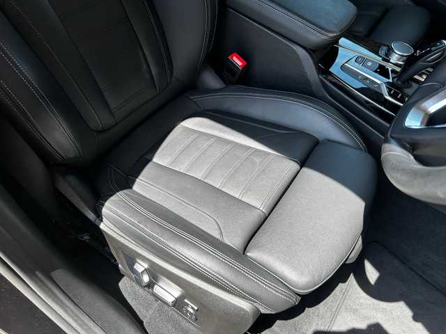ＢＭＷ Ｘ３ 富山県 2018(平30)年 1.1万km 黒 ハイラインパッケージ/黒革シート/360°カメラ/フルセグTV/純正前後ドラレコ/Bluetooth接続/Screen Mirroring/FM/AMラジオ/DVD/CD再生/ドライビングアシスト/パークアシスト/アダプティブLED/ワイヤレスチャージ/D/N席シートヒーター/D/N席パワーシート/WAC/ACC/パワーバックドア