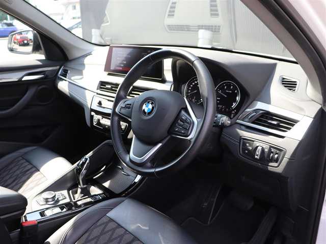 ＢＭＷ Ｘ１ xDrive 18d xライン 長野県 2020(令2)年 5.8万km ミネラルホワイト ハーフレザーシート　/純正ナビ　/バックカメラ　/純正１８ＡＷ　/ＬＥＤライト　/コンフォートアクセス　/衝突軽減Ｂ　/レーンディパチャーＷ　/パークディスタンスＣ　/パーキングアシスト　/アンビエントライト