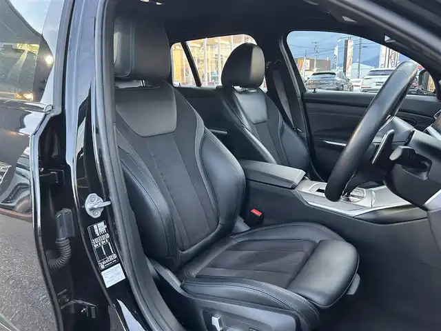 ＢＭＷ ３２０ｉ ツーリング Mスポーツ 滋賀県 2022(令4)年 2.5万km サファイアブラックP ドライビングアシストプロフェッショナル/・ACC(ストップ&ゴー機能付)/・ステアリング&レーンコントロールアシスト/・レーンディパーチャーウォーニング/・レーンチェンジウォーニング/・衝突回避・被害軽減ブレーキ/・クロストラフィックウォーニング(フロント&リヤ)/BMWライブコックピット/・12.3インチ マルチディスプレイメーターパネル/・10.25インチ ワイドコントロールディスプレイ/・HDDナビゲーションシステム/オートマチックテールゲート/コンフォートアクセス/電動フロントシート/フロントシートヒーティング/アダプティブLEDヘッドライト/ハイビームアシスタント/パーキングアシスト/リヤビューカメラ/PDC/オートライト/レインセンサー/自動防眩ルームミラー /アンビエントライト/ワイヤレスチャージング/ルームミラー内蔵ETC　/ドライブレコーダー