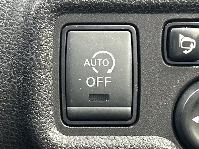 日産 ノート X 三重県 2018(平30)年 1.9万km スーパーブラック 禁煙車　/アラウンドビューモニター　/スマートルームミラー　/純正７型ナビ　/CD/フルセグTV/BT/AM/FM/ＥＴＣ　　/クリアランスソナー　/オートライト　/エマージェンシーブレーキ　/ステアリングリモコン　/スマートキー/取説・保証書/スペアキーあり