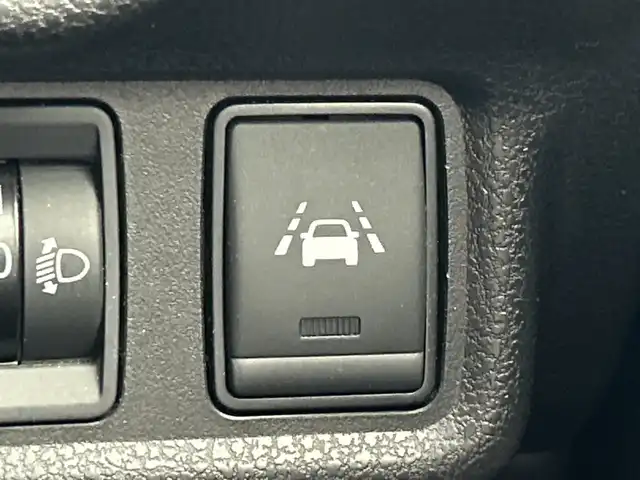 日産 ノート X 三重県 2018(平30)年 1.9万km スーパーブラック 禁煙車　/アラウンドビューモニター　/スマートルームミラー　/純正７型ナビ　/CD/フルセグTV/BT/AM/FM/ＥＴＣ　　/クリアランスソナー　/オートライト　/エマージェンシーブレーキ　/ステアリングリモコン　/スマートキー/取説・保証書/スペアキーあり