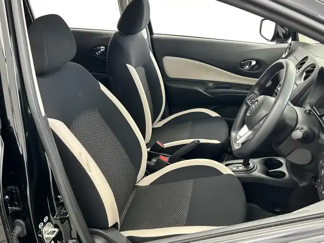 日産 ノート X 三重県 2018(平30)年 1.9万km スーパーブラック 禁煙車　/アラウンドビューモニター　/スマートルームミラー　/純正７型ナビ　/CD/フルセグTV/BT/AM/FM/ＥＴＣ　　/クリアランスソナー　/オートライト　/エマージェンシーブレーキ　/ステアリングリモコン　/スマートキー/取説・保証書/スペアキーあり