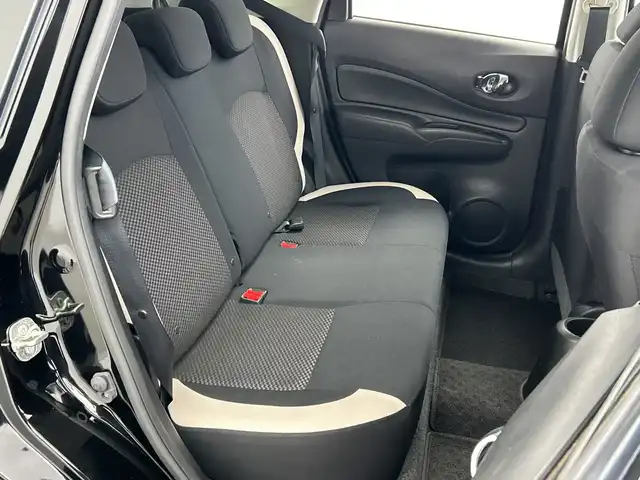 日産 ノート X 三重県 2018(平30)年 1.9万km スーパーブラック 禁煙車　/アラウンドビューモニター　/スマートルームミラー　/純正７型ナビ　/CD/フルセグTV/BT/AM/FM/ＥＴＣ　　/クリアランスソナー　/オートライト　/エマージェンシーブレーキ　/ステアリングリモコン　/スマートキー/取説・保証書/スペアキーあり