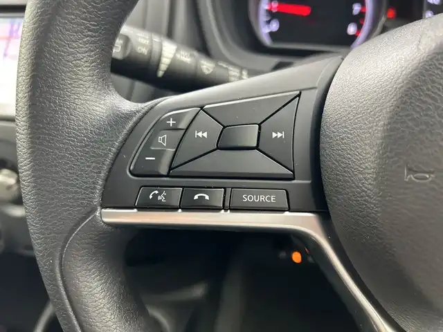 日産 ノート X 三重県 2018(平30)年 1.9万km スーパーブラック 禁煙車　/アラウンドビューモニター　/スマートルームミラー　/純正７型ナビ　/CD/フルセグTV/BT/AM/FM/ＥＴＣ　　/クリアランスソナー　/オートライト　/エマージェンシーブレーキ　/ステアリングリモコン　/スマートキー/取説・保証書/スペアキーあり