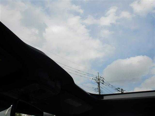 ダイハツ タフト G ターボ 千葉県 2020(令2)年 2.2万km フォレストカーキメタリック 純正ナビ（NMZK-W70D）/・フルセグTV/・Bluetooth接続/・ステアリングスイッチ/・バックカメラ/・DVD/CD再生機能有/ETC/TVキャンセラー/シートヒーター/USBアダプタ/純正フロアマット/ガラスルーフ/リバース連動リヤワイパー/電動パーキングシステム/LEDヘッドライト/アイドリングストップ/プッシュスタート/スペアキー2本/保証書/取扱説明書