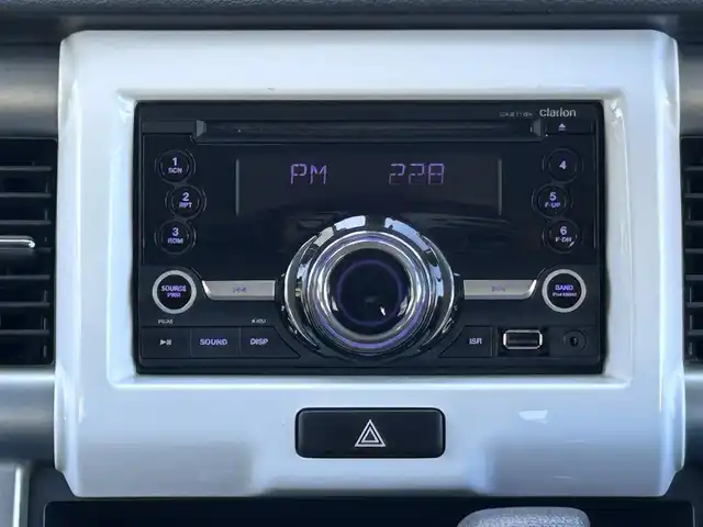 マツダ フレア クロスオーバー XS 島根県 2015(平27)年 11.1万km 青／白 登録時走行距離110350km/クラリオン オーディオ（AM・FM・CD）/シートヒーター（運転席）/衝突被害軽減ブレーキ/横滑り防止装置/アイドリングストップ/LEDヘッドランプ（オート）/フォグランプ/ETC/ドライブレコーダー/プッシュスタート/スマートキー/ドアバイザー/15インチ純正AW/禁煙車