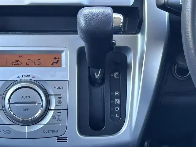 マツダ フレア クロスオーバー XS 島根県 2015(平27)年 11.1万km 青／白 登録時走行距離110350km/クラリオン オーディオ（AM・FM・CD）/シートヒーター（運転席）/衝突被害軽減ブレーキ/横滑り防止装置/アイドリングストップ/LEDヘッドランプ（オート）/フォグランプ/ETC/ドライブレコーダー/プッシュスタート/スマートキー/ドアバイザー/15インチ純正AW/禁煙車