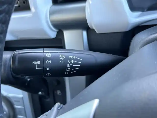 マツダ フレア クロスオーバー XS 島根県 2015(平27)年 11.1万km 青／白 登録時走行距離110350km/クラリオン オーディオ（AM・FM・CD）/シートヒーター（運転席）/衝突被害軽減ブレーキ/横滑り防止装置/アイドリングストップ/LEDヘッドランプ（オート）/フォグランプ/ETC/ドライブレコーダー/プッシュスタート/スマートキー/ドアバイザー/15インチ純正AW/禁煙車