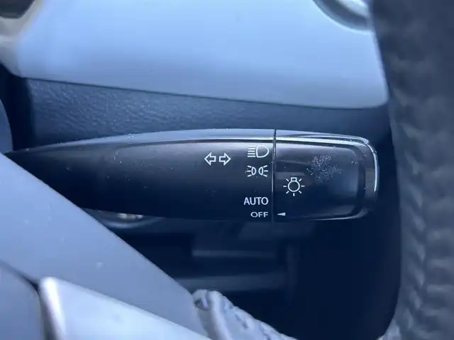 マツダ フレア クロスオーバー XS 島根県 2015(平27)年 11.1万km 青／白 登録時走行距離110350km/クラリオン オーディオ（AM・FM・CD）/シートヒーター（運転席）/衝突被害軽減ブレーキ/横滑り防止装置/アイドリングストップ/LEDヘッドランプ（オート）/フォグランプ/ETC/ドライブレコーダー/プッシュスタート/スマートキー/ドアバイザー/15インチ純正AW/禁煙車