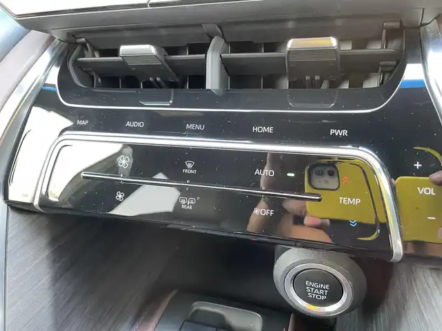 トヨタ ハリアー Z 石川県 2020(令2)年 4.9万km ホワイトパールクリスタルシャイン 純正メモリーナビ/フルセグTV/パノラマモニター/LEDヘッドライト/ビルトインETC/純正アルミホイール/パワーバックドア/ブラインドスポットモニター/デジタルミラー/ハーフレザーシート/トヨタセーフティセンス/レーダークルーズ/JBLサウンド/オートライト