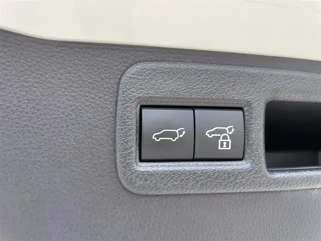 トヨタ ハリアー Z 石川県 2020(令2)年 4.9万km ホワイトパールクリスタルシャイン 純正メモリーナビ/フルセグTV/パノラマモニター/LEDヘッドライト/ビルトインETC/純正アルミホイール/パワーバックドア/ブラインドスポットモニター/デジタルミラー/ハーフレザーシート/トヨタセーフティセンス/レーダークルーズ/JBLサウンド/オートライト