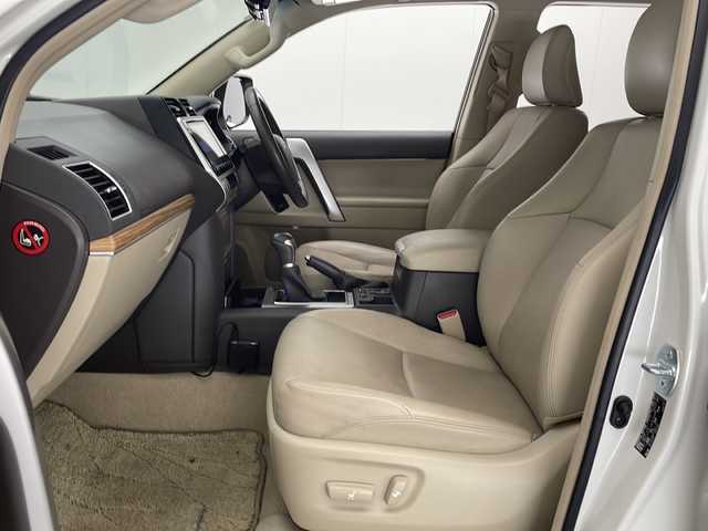 トヨタ ランドクルーザー プラド TX Lパッケージ 宮崎県 2019(平31)年 4.9万km ホワイトパールクリスタルシャイン Toyota Safety Sense/〇プリクラシュセーフティ/〇レーンディパーチャーアラート/〇オートマチックハイビーム/〇クリアランスソナー/純正9インチSDナビ/フルセグTV/CD/DVD/Bluetooth/バックカメラ/ベージュレザーシート/パワーシート/シートヒーター/シートベンチレーション/社外17インチAW/LEDヘッドライト/ビルトインETC/保証書/取扱説明書