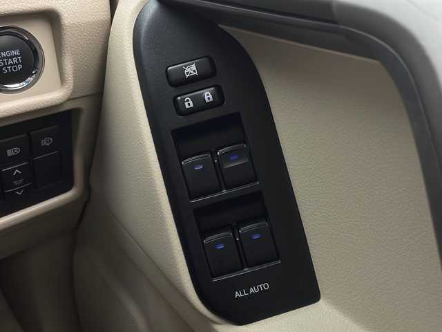 トヨタ ランドクルーザー プラド TX Lパッケージ 宮崎県 2019(平31)年 4.9万km ホワイトパールクリスタルシャイン Toyota Safety Sense/〇プリクラシュセーフティ/〇レーンディパーチャーアラート/〇オートマチックハイビーム/〇クリアランスソナー/純正9インチSDナビ/フルセグTV/CD/DVD/Bluetooth/バックカメラ/ベージュレザーシート/パワーシート/シートヒーター/シートベンチレーション/社外17インチAW/LEDヘッドライト/ビルトインETC/保証書/取扱説明書