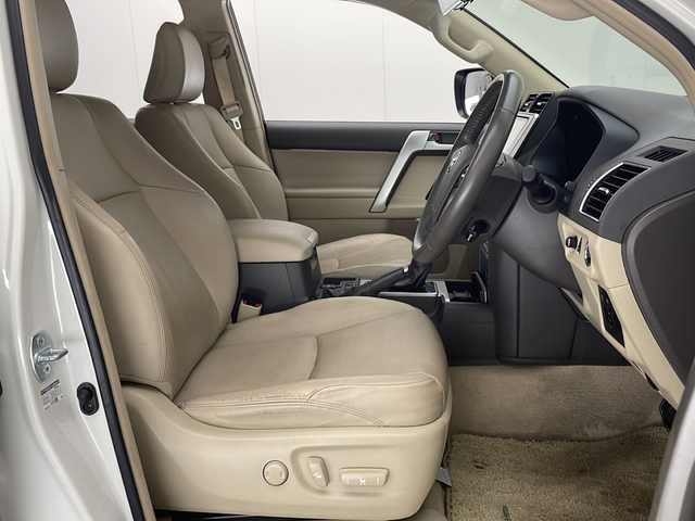 トヨタ ランドクルーザー プラド TX Lパッケージ 宮崎県 2019(平31)年 4.9万km ホワイトパールクリスタルシャイン Toyota Safety Sense/〇プリクラシュセーフティ/〇レーンディパーチャーアラート/〇オートマチックハイビーム/〇クリアランスソナー/純正9インチSDナビ/フルセグTV/CD/DVD/Bluetooth/バックカメラ/ベージュレザーシート/パワーシート/シートヒーター/シートベンチレーション/社外17インチAW/LEDヘッドライト/ビルトインETC/保証書/取扱説明書