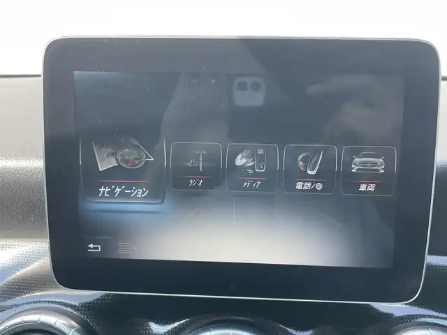 メルセデス・ベンツ ＣＬＡ１８０ Sブレイク 千葉県 2017(平29)年 4.8万km カルサイトホワイト レーダーセーフティパッケージ/・衝突軽減ブレーキ/レーンキープアシスト/・レーダークルーズコントロール/・ブラインドスポットモニター/クリアランスソナー/純正メーカーナビ/　フルセグ/BT/DVD/CD/USB/バックカメラ/パドルシフト/ステアリングスイッチ/ETC/ハーフレザーシート/シートヒーター(D/N席)/パワーバックドア/キーレスエントリー/LEDヘッドライト/オートライト/純正フロアマット/純正18インチAW