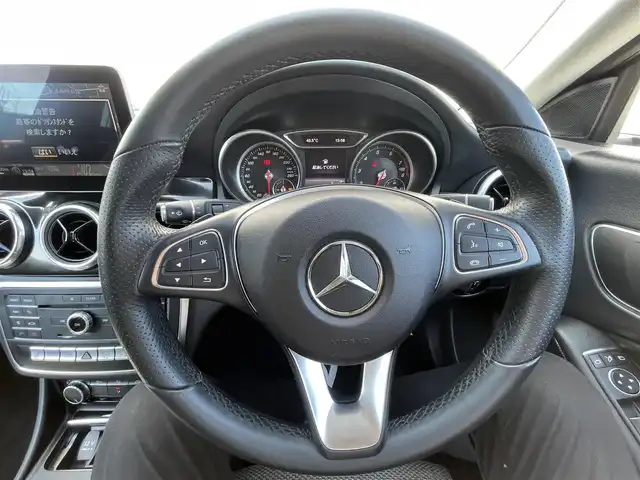 メルセデス・ベンツ ＣＬＡ１８０ Sブレイク 千葉県 2017(平29)年 4.8万km カルサイトホワイト レーダーセーフティパッケージ/・衝突軽減ブレーキ/レーンキープアシスト/・レーダークルーズコントロール/・ブラインドスポットモニター/クリアランスソナー/純正メーカーナビ/　フルセグ/BT/DVD/CD/USB/バックカメラ/パドルシフト/ステアリングスイッチ/ETC/ハーフレザーシート/シートヒーター(D/N席)/パワーバックドア/キーレスエントリー/LEDヘッドライト/オートライト/純正フロアマット/純正18インチAW