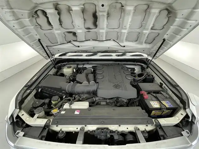 トヨタ ＦＪクルーザー 滋賀県 2011(平23)年 14.4万km ホワイト 社外9インチナビ/【Bluetooth/CD/DVD/フルセグTV/USB】/バックカメラ/リアソナー/リアデフロック/社外LEDヘッドライト/トランスファー【L4/H2/H4】/ETC/電動格納ミラー