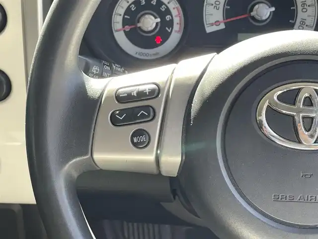トヨタ ＦＪクルーザー 滋賀県 2011(平23)年 14.4万km ホワイト 社外9インチナビ/【Bluetooth/CD/DVD/フルセグTV/USB】/バックカメラ/リアソナー/リアデフロック/社外LEDヘッドライト/トランスファー【L4/H2/H4】/ETC/電動格納ミラー