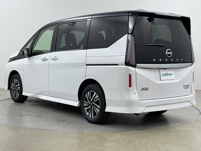 日産 セレナ e－4ORCE ハイウェイスターV 道央・札幌 2025(令7)年 0.1千km 白Ⅱ ・登録済未使用車 /4WD/HV/・エマージェンシーブレーキ/・純正12.3インチナビ  BT/フルセグ/USB//・アラウンドビューモニター/・11インチ純正フリップダウンモニター/・プロパイロット/・クリアビューパッケージ/・両側パワースライドドア/・インテリジェントクルーズコントロール/・ハーフレザーシート/シートヒーター/・ステアリングヒーター/・オートマチックハイビーム/LEDライト/・インテリジェントルームミラー/ドラレコ前後/・ETC2.0/AC100V/・インテリジェントキー×2