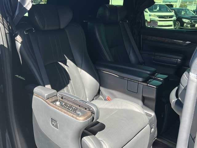 トヨタ アルファードハイブリット エグゼクティブ ラウンジ 岐阜県 2018(平30)年 9万km ブラック 登録時走行距離　90069km/純正ＳＤナビ/全方位カメラ/デジタルインナーミラー/フリップダウンモニター/レザーシート/両側パワースライドドア/パワーシート/シートヒーター/エアシート/ステアリングヒーター/ドライブレコーダー/純正フロアマット/純正アルミホイール/3列シート/ＥＴＣ/LEDヘッドライト/オートライト/フォグランプ/コーナーセンサー/スペアタイヤ/プッシュスタート/スマートキー/ABS/横滑り防止装置