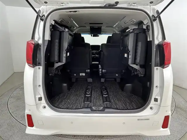 トヨタ アルファード S Aパッケージ 道央・札幌 2019(令1)年 5.3万km ホワイトパールクリスタルシャイン ・４WD/・トヨタセーフティセンス/・プリクラッシュセーフティ/・レーンキープアシスト/・レーダークルーズコントロール/・オートハイビーム/・先行車発信告知/・標識認識システム/・純正メモリナビ/・フルセグ/BT/CD/DVD/・バックカメラ/・フリップダウンモニター/・両側パワースライドドア/・ドアロック連動ミラー/・LEDヘッドライト/・LEDフォグランプ/・オートブレーキホールド/・コーナーセンサー/・プッシュスタート/・スマートキー