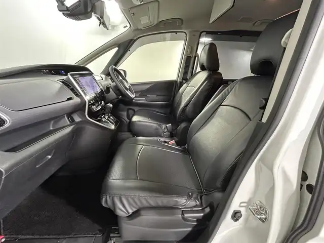 日産 セレナ ハイウェイスター V 佐賀県 2021(令3)年 4.5万km ブリリアントホワイトパール ワンオーナー/プロパイロット/純正ナビ/アラウンドビューモニター/後席純正モニター/CD/DVD/BD・BT/SD/USB/ステアリングリモコン/電子パーキングブレーキ/両側パワースライドドア/左側ハンズフリースライドドア/純正ドライブレコーダー/デジタルインナーミラー/ETC/プッシュスタート/フロアマット/ドアバイザー/後席ロールサンシェード