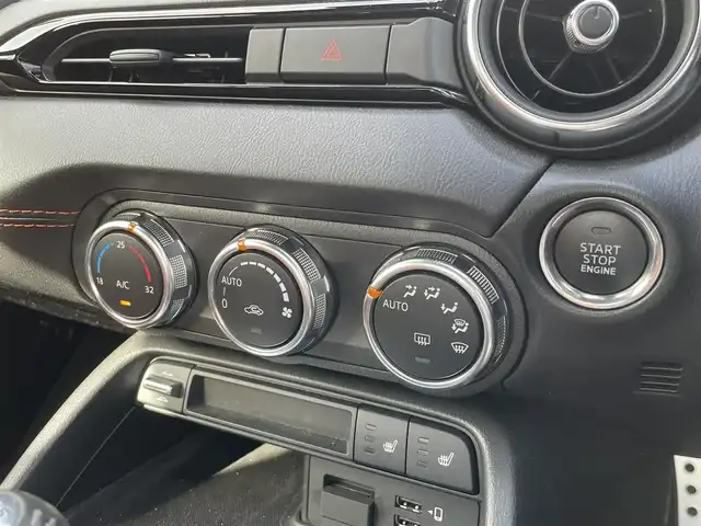 マツダ ロードスター ＲＦ VS テラコッタセレクション 兵庫県 2022(令4)年 0.7万km スノーフレイクホワイトパールマイカ /ワンオーナー//OP ドアミラー（ピアノブラック）//OP ブレンボキャリパー（レッド）//OP BBS製17インチAW//社外ビルシュタインショックアブソーバー//OP リヤスポイラー//ナッパレザーシート（テラコッタカラー）//シートヒーター//BOSEサウンドシステム//純正SDナビ//地デジ/DVD/BT/USB//ステアリングリモコン//ビルトインETC//クルーズコントロール//リヤパーキングセンサー//SCBS//BSM//車線逸脱警報//交通標識認識システム//ドライバーアテンションアラート//ハイビームコントロールシステム//R5/6/7年ディーラー点検記録簿