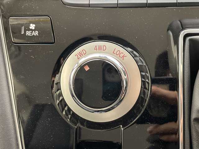 三菱 デリカＤ：５ シャモニー 愛知県 2025(令7)年 0.1千km 白Ⅱ 登録済未使用車/純正11型ナビ/全方位カメラ/レーダークルーズコントロール/バックカメラ/電動リアゲート/純正アルミホイール/ブラインドスポットモニター/両側パワースライドドア/４ＷＤ/LEDヘッドライト/パドルシフト/ステアリングヒーター/オートマチックハイビーム/ステアリングスイッチ/スマートキー/プッシュスタート