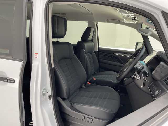 三菱 デリカＤ：５ シャモニー 愛知県 2025(令7)年 0.1千km 白Ⅱ 登録済未使用車/純正11型ナビ/全方位カメラ/レーダークルーズコントロール/バックカメラ/電動リアゲート/純正アルミホイール/ブラインドスポットモニター/両側パワースライドドア/４ＷＤ/LEDヘッドライト/パドルシフト/ステアリングヒーター/オートマチックハイビーム/ステアリングスイッチ/スマートキー/プッシュスタート