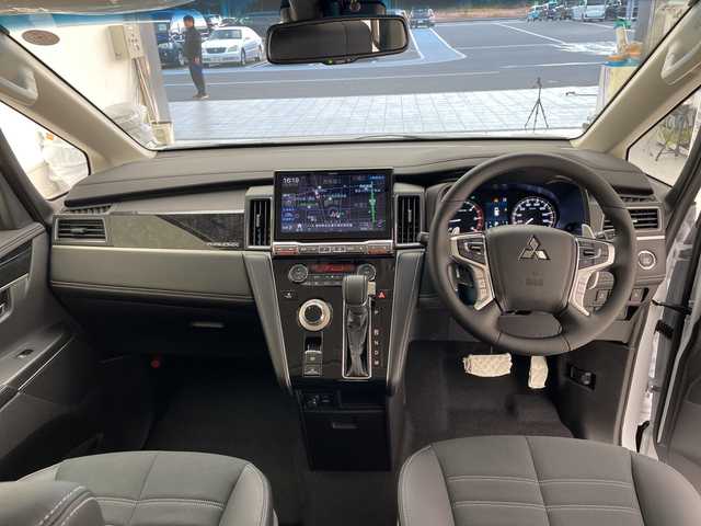 三菱 デリカＤ：５ シャモニー 愛知県 2025(令7)年 0.1千km 白Ⅱ 登録済未使用車/純正11型ナビ/全方位カメラ/レーダークルーズコントロール/バックカメラ/電動リアゲート/純正アルミホイール/ブラインドスポットモニター/両側パワースライドドア/４ＷＤ/LEDヘッドライト/パドルシフト/ステアリングヒーター/オートマチックハイビーム/ステアリングスイッチ/スマートキー/プッシュスタート