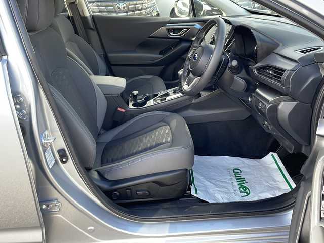 スバル インプレッサ ST－G 東京都 2024(令6)年 0.6万km アイスシルバーメタリック ワンオーナー/新車時保証書　整備記録簿/取扱説明書　ナビ説明書/アイサイトセイフティープラス/プリクラッシュブレーキ/レーダークルーズコントロール/アクティブレーンキープ/AT誤発進抑制制御【前後】/純正ナビ/フルセグTV/BT/USB/AppleCarplay/360度カメラ　ETC【2.0】/ドライブレコーダー【前後】/Fシートヒーター　ハンドルヒーター/フロントパワーシート/LEDヘッドライト/オートライト/スマートキー×2【キータグ有】/パドルシフト付革巻きハンドル/純正17インチアルミ