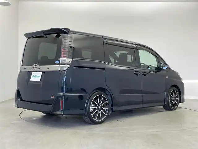 トヨタ ヴォクシー ZS GRスポーツ 埼玉県 2018(平30)年 2.1万km ブラッキッシュアゲハガラスフレーク 純正１０インチナビ　バックカメラ　ビルトインＥＴＣ２．０　ドライブレコーダー　セーフティセンス　クルーズコントロール　純正アルミホイール　スマートキー　オートハイビーム　ＬＥＤヘッドライト　地デジＴＶ