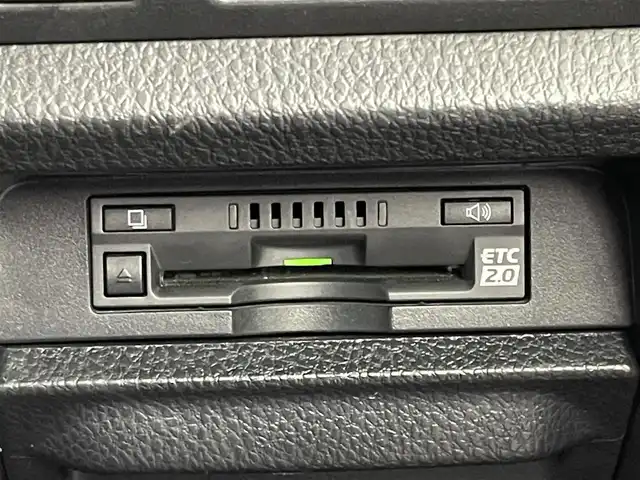 トヨタ ヴォクシー ZS GRスポーツ 埼玉県 2018(平30)年 2.1万km ブラッキッシュアゲハガラスフレーク 純正１０インチナビ　バックカメラ　ビルトインＥＴＣ２．０　ドライブレコーダー　セーフティセンス　クルーズコントロール　純正アルミホイール　スマートキー　オートハイビーム　ＬＥＤヘッドライト　地デジＴＶ