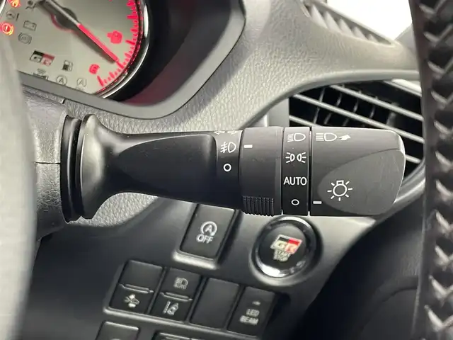 トヨタ ヴォクシー ZS GRスポーツ 埼玉県 2018(平30)年 2.1万km ブラッキッシュアゲハガラスフレーク 純正１０インチナビ　バックカメラ　ビルトインＥＴＣ２．０　ドライブレコーダー　セーフティセンス　クルーズコントロール　純正アルミホイール　スマートキー　オートハイビーム　ＬＥＤヘッドライト　地デジＴＶ