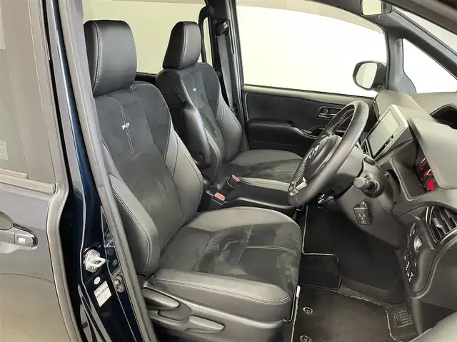 トヨタ ヴォクシー ZS GRスポーツ 埼玉県 2018(平30)年 2.1万km ブラッキッシュアゲハガラスフレーク 純正１０インチナビ　バックカメラ　ビルトインＥＴＣ２．０　ドライブレコーダー　セーフティセンス　クルーズコントロール　純正アルミホイール　スマートキー　オートハイビーム　ＬＥＤヘッドライト　地デジＴＶ