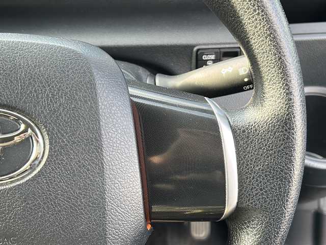 トヨタ シエンタ X 千葉県 2017(平29)年 7.1万km ブラックマイカ ワンオーナー/社外SDナビ/Bluetooth接続/CD/DVD再生/フルセグTV/ビルトインETC/片側パワースライドドア/横滑り防止装置/盗難防止装置/プッシュスタート/スマートキー/スペアキー×１本/ステアリングスイッチ/社外アルミホイール/取扱説明書