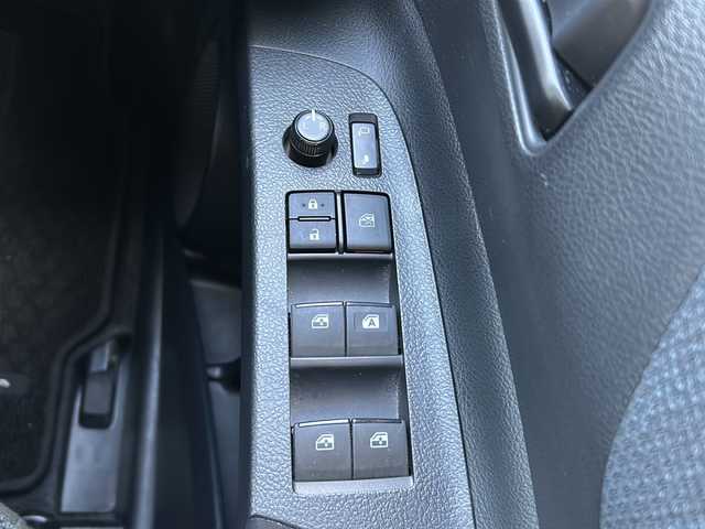 トヨタ シエンタ X 千葉県 2017(平29)年 7.1万km ブラックマイカ ワンオーナー/社外SDナビ/Bluetooth接続/CD/DVD再生/フルセグTV/ビルトインETC/片側パワースライドドア/横滑り防止装置/盗難防止装置/プッシュスタート/スマートキー/スペアキー×１本/ステアリングスイッチ/社外アルミホイール/取扱説明書