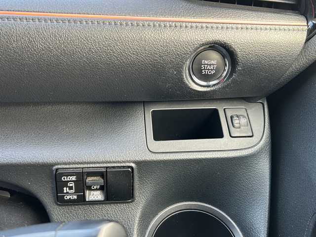 トヨタ シエンタ X 千葉県 2017(平29)年 7.1万km ブラックマイカ ワンオーナー/社外SDナビ/Bluetooth接続/CD/DVD再生/フルセグTV/ビルトインETC/片側パワースライドドア/横滑り防止装置/盗難防止装置/プッシュスタート/スマートキー/スペアキー×１本/ステアリングスイッチ/社外アルミホイール/取扱説明書