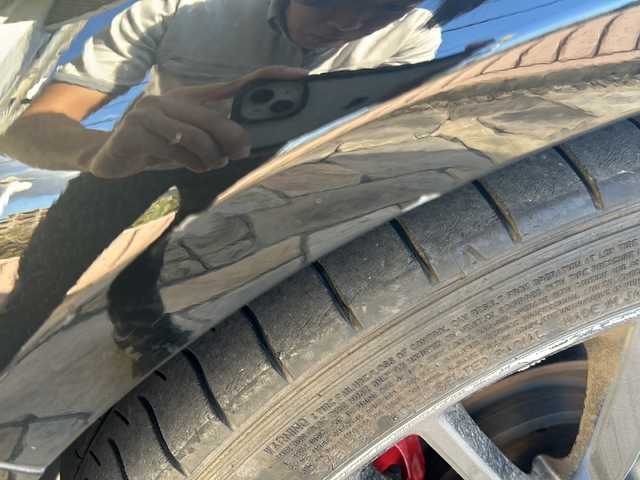 日産 スカイライン 400R 静岡県 2020(令2)年 5.5万km メテオフレークブラックパール 純正ナビ/AM・FM/フルセグTV/CD/DVD/USB/Bluetooth/Apple Carplay/主要装備/・純正ナビ　/・レーダークルーズコントロール　/・シートヒーター　/・テレスコ　/・全方位カメラ　　/・スマートキー　/・コーナーセンサー/・パドルシフト　/・オートライト　/・スペアキー　/・取扱説明書　/・保証書　/・ＥＴＣ　/・ＬＥＤヘッドライト　/・パワーシート/・フォグランプ/・純正アルミホイール/・ステアリングリモコン