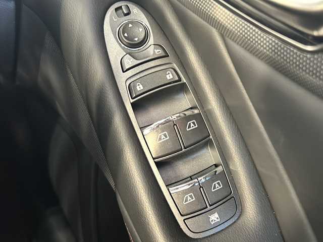 日産 スカイライン 400R 静岡県 2020(令2)年 5.5万km メテオフレークブラックパール 純正ナビ/AM・FM/フルセグTV/CD/DVD/USB/Bluetooth/Apple Carplay/主要装備/・純正ナビ　/・レーダークルーズコントロール　/・シートヒーター　/・テレスコ　/・全方位カメラ　　/・スマートキー　/・コーナーセンサー/・パドルシフト　/・オートライト　/・スペアキー　/・取扱説明書　/・保証書　/・ＥＴＣ　/・ＬＥＤヘッドライト　/・パワーシート/・フォグランプ/・純正アルミホイール/・ステアリングリモコン