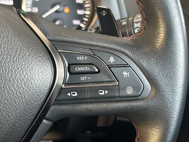 日産 スカイライン 400R 静岡県 2020(令2)年 5.5万km メテオフレークブラックパール 純正ナビ/AM・FM/フルセグTV/CD/DVD/USB/Bluetooth/Apple Carplay/主要装備/・純正ナビ　/・レーダークルーズコントロール　/・シートヒーター　/・テレスコ　/・全方位カメラ　　/・スマートキー　/・コーナーセンサー/・パドルシフト　/・オートライト　/・スペアキー　/・取扱説明書　/・保証書　/・ＥＴＣ　/・ＬＥＤヘッドライト　/・パワーシート/・フォグランプ/・純正アルミホイール/・ステアリングリモコン