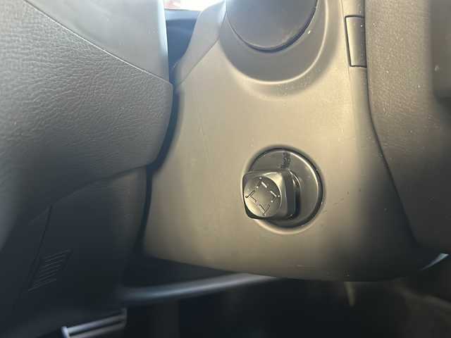 日産 スカイライン 400R 静岡県 2020(令2)年 5.5万km メテオフレークブラックパール 純正ナビ/AM・FM/フルセグTV/CD/DVD/USB/Bluetooth/Apple Carplay/主要装備/・純正ナビ　/・レーダークルーズコントロール　/・シートヒーター　/・テレスコ　/・全方位カメラ　　/・スマートキー　/・コーナーセンサー/・パドルシフト　/・オートライト　/・スペアキー　/・取扱説明書　/・保証書　/・ＥＴＣ　/・ＬＥＤヘッドライト　/・パワーシート/・フォグランプ/・純正アルミホイール/・ステアリングリモコン